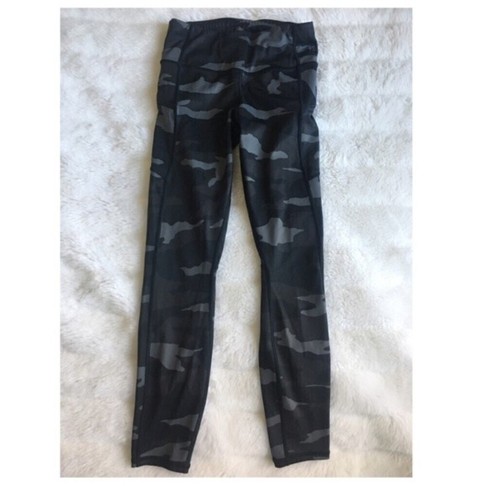 Athleta Cropped Camo Leggings XS